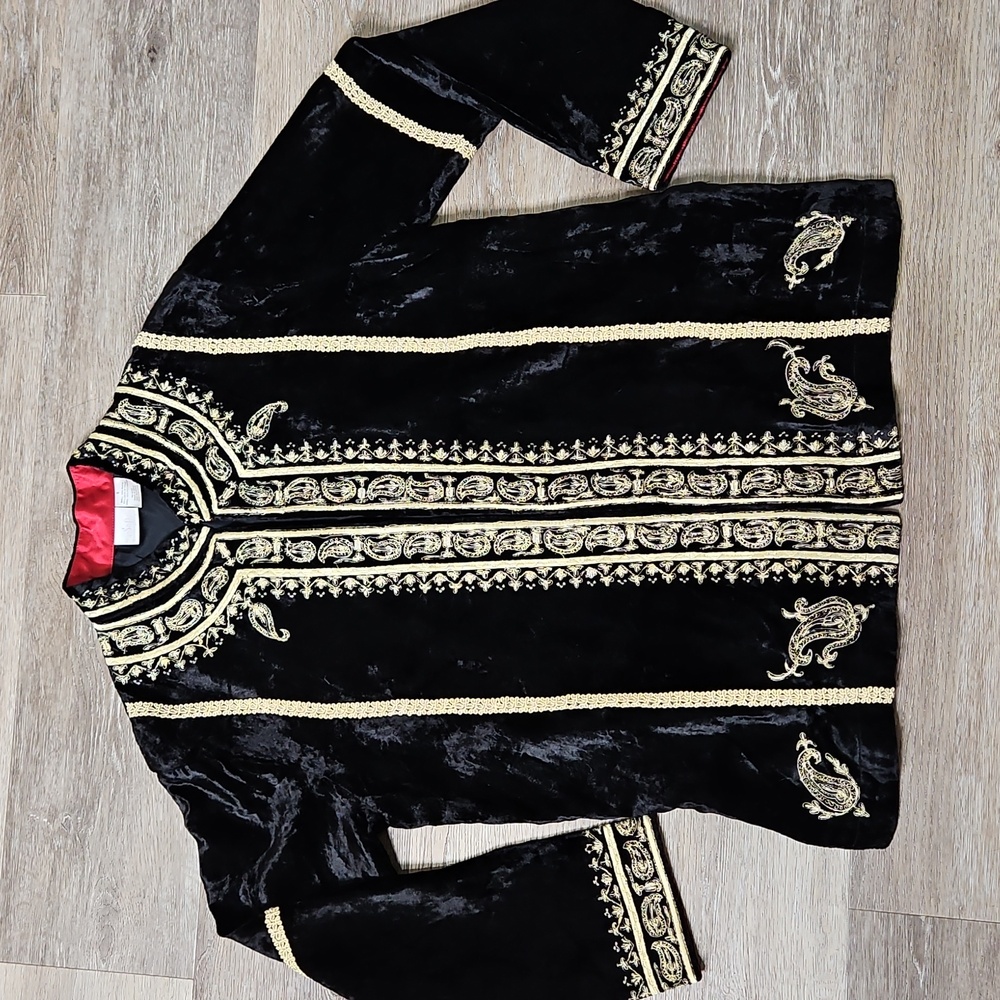 Soft Surroundings Black and Gold Embroidered Velvet Jacket Size Small - Picture 3 of 13